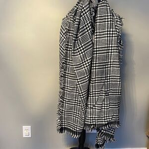 Lord & Taylor Oversized  Scarf . Black/White . NEW